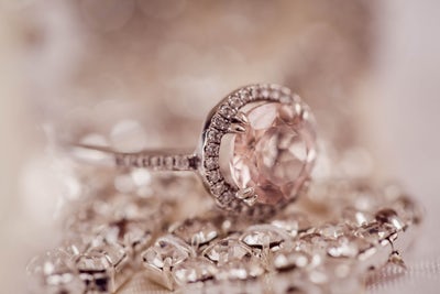 Raghu Jewellers | 1064 Albion Rd, Etobicoke, ON M9V 1A7, Canada | Phone: (416) 740-1266