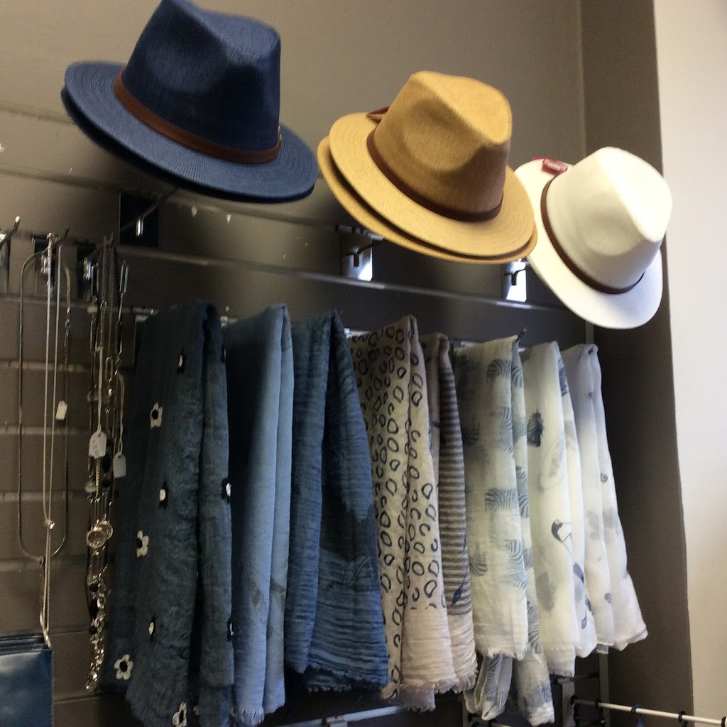 FOOTPRINTS ON MUSKOKA | 9 Manitoba St, Bracebridge, ON P1L 1S4, Canada | Phone: (705) 637-0707