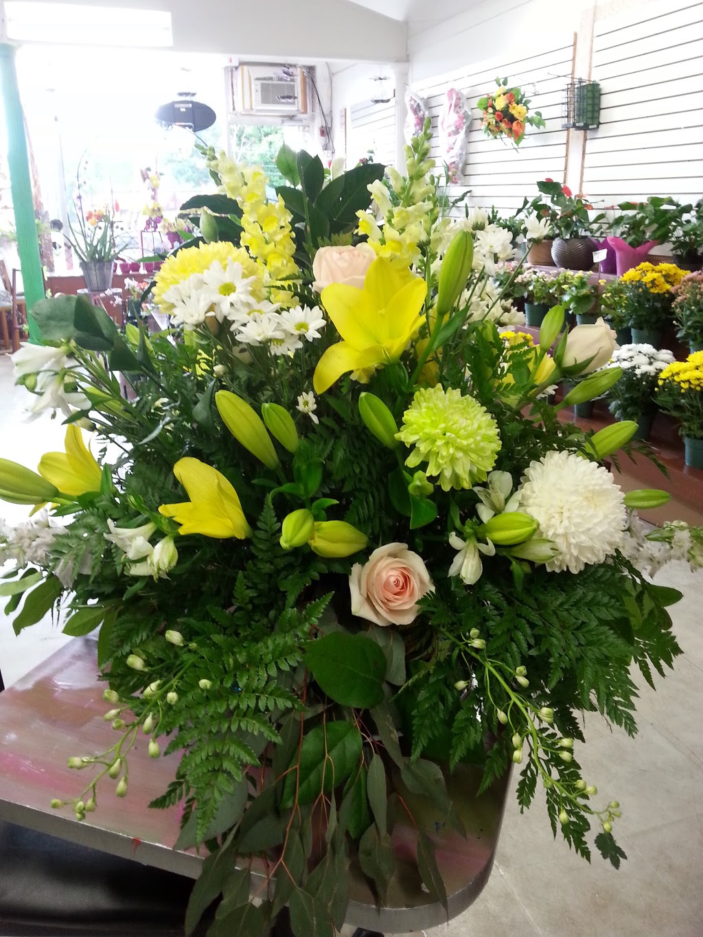 Hana Flower | 8238 Yonge St, Thornhill, ON L4J 1W6, Canada | Phone: (905) 763-6999