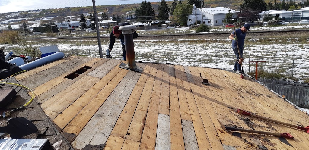 Valor Roofing and Exteriors | 24 Hidden Creek Terrace NW, Calgary, AB T3A 6H5, Canada | Phone: (403) 828-4730