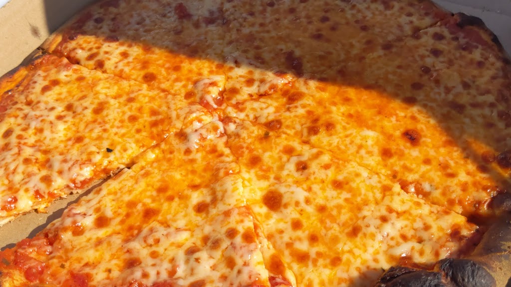 Bayview Beach Pizza | 354 Limerick St, Innisfil, ON L0L 1K0, Canada | Phone: (705) 290-1577