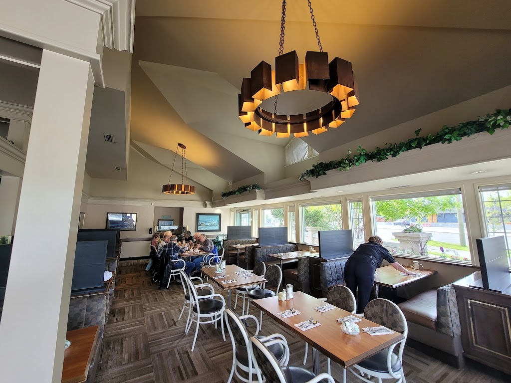 Phils Restaurants | 2312 16 Ave NW, Calgary, AB T2M 0M5, Canada | Phone: (403) 284-9696