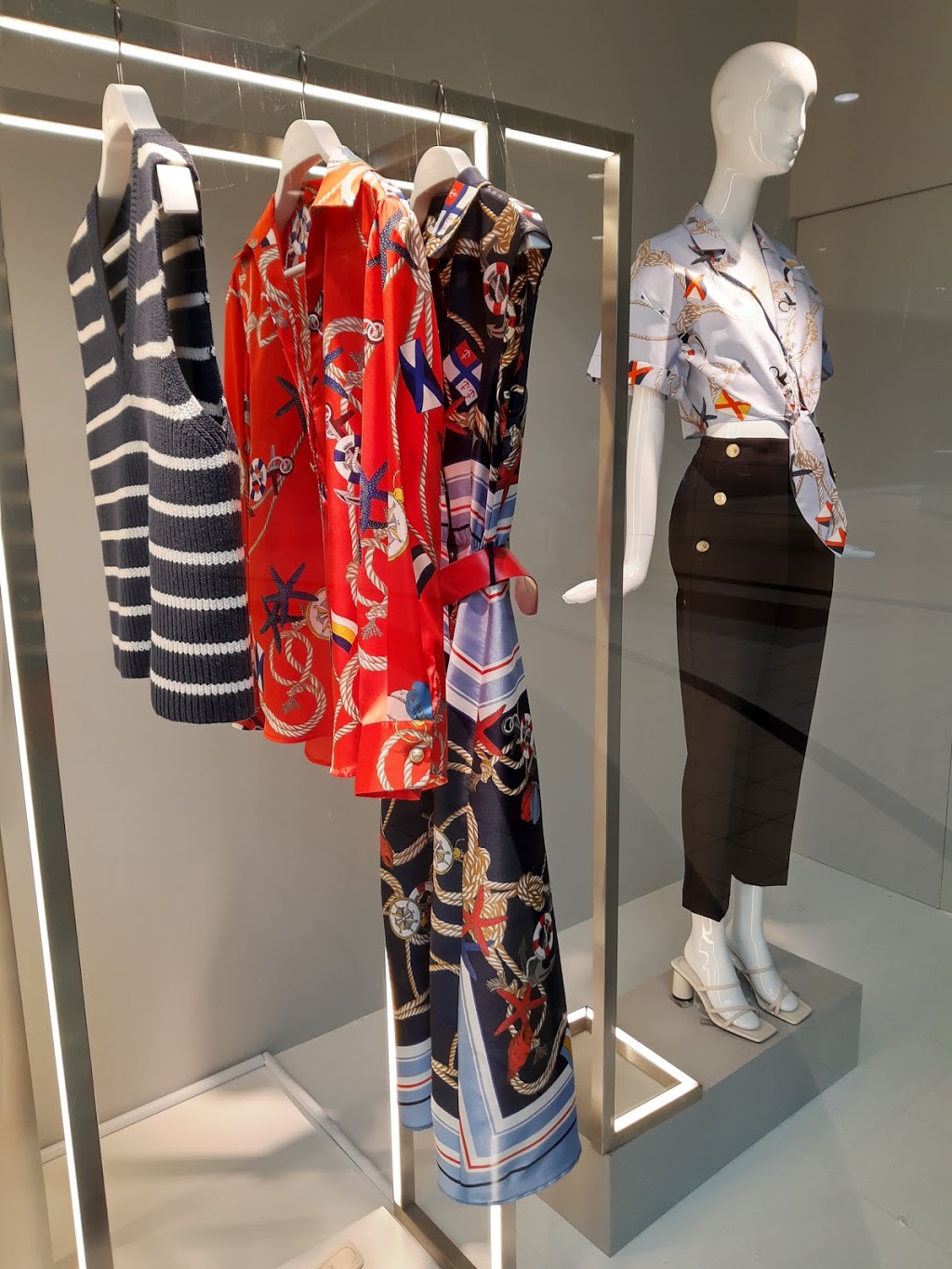 Zara | Yonge St #17600, Newmarket, ON L3Y 4Z1, Canada | Phone: (905) 954-1280