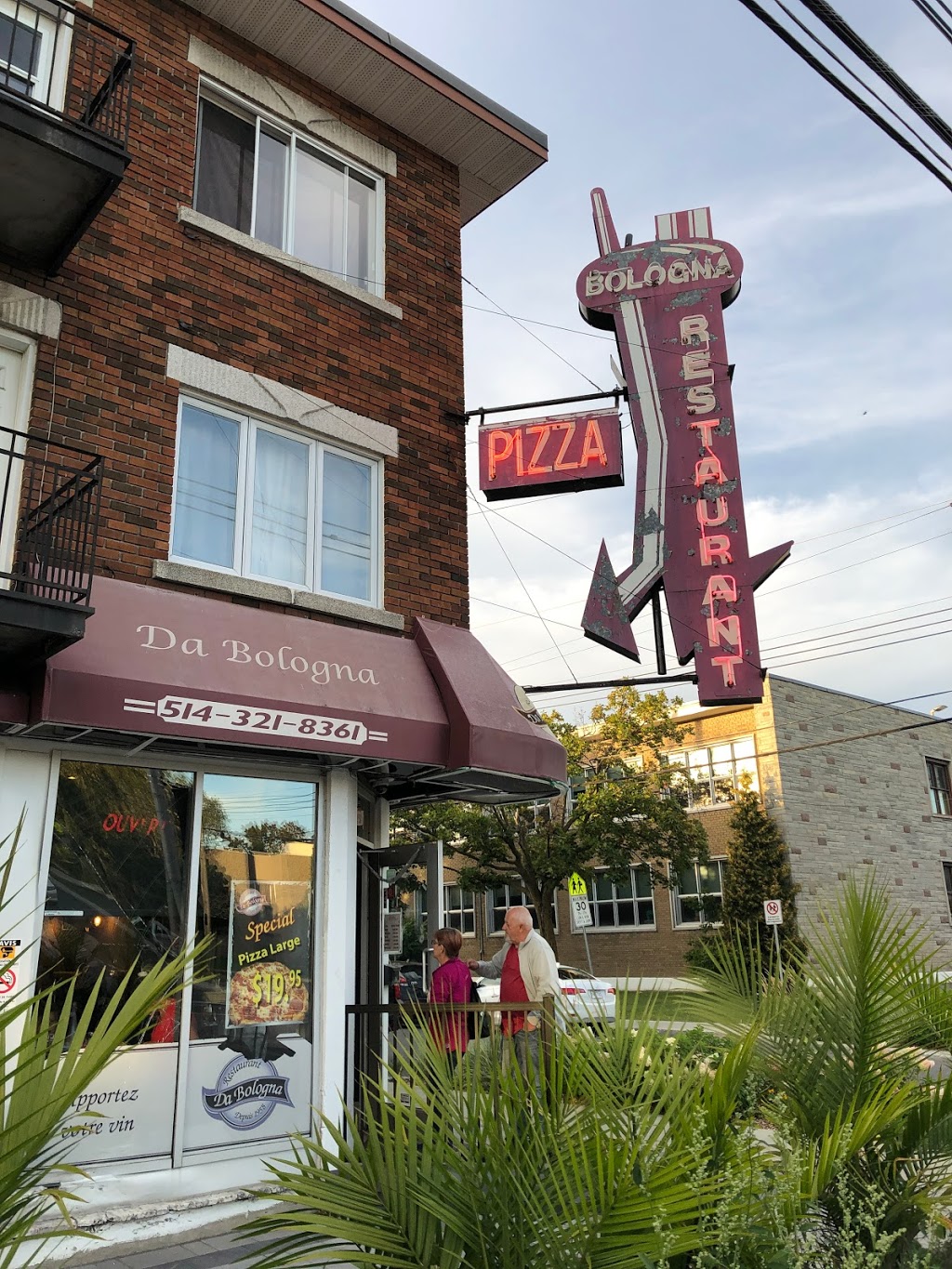 Da Bologna Restaurant Pizzeria | 5185 Rue de Charleroi, Montréal-Nord, QC H1G 3A2, Canada | Phone: (514) 321-8361
