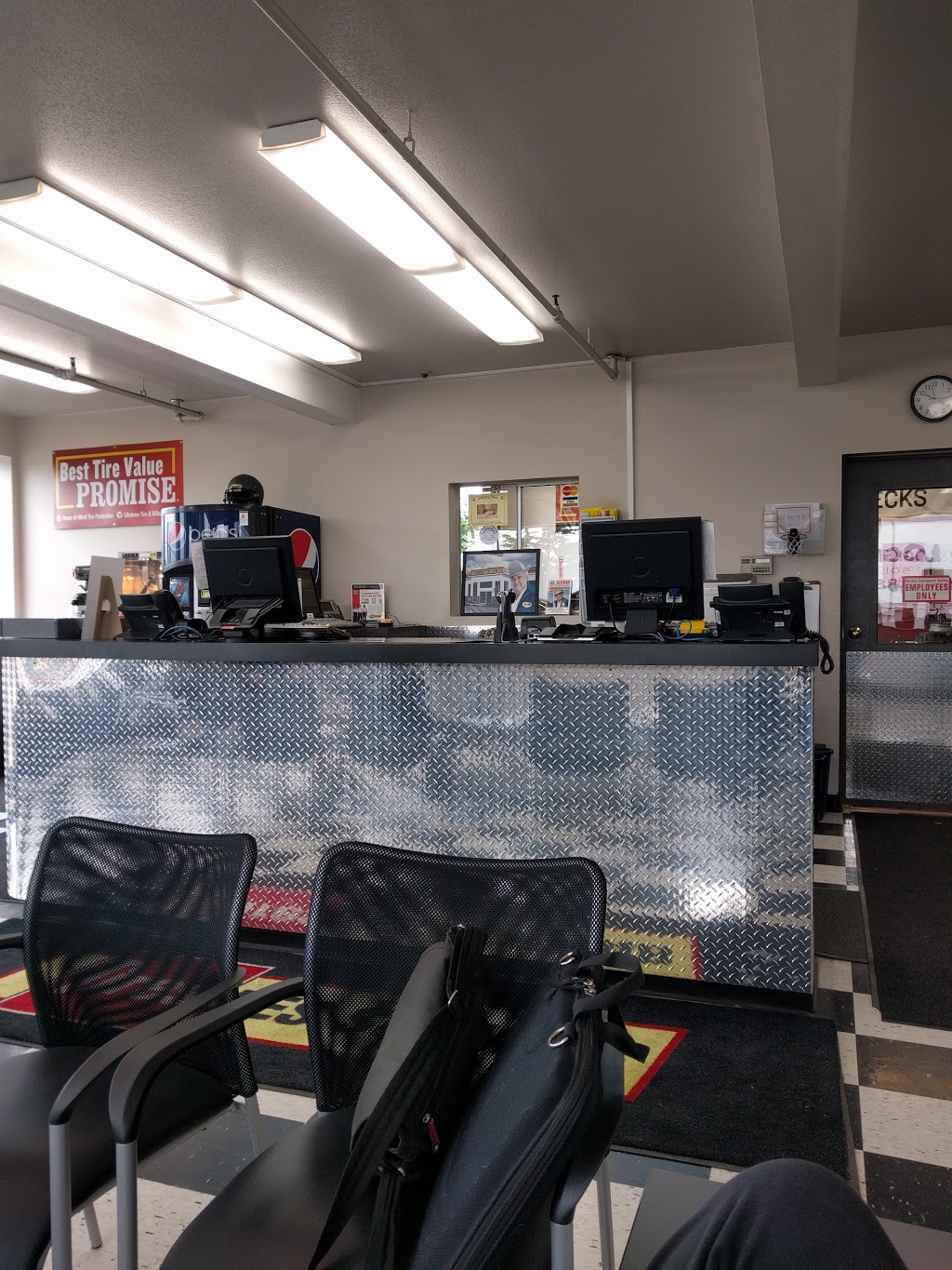 Les Schwab Tire Center | 3805 Iron Gate Rd, Bellingham, WA 98226, USA | Phone: (360) 752-0799
