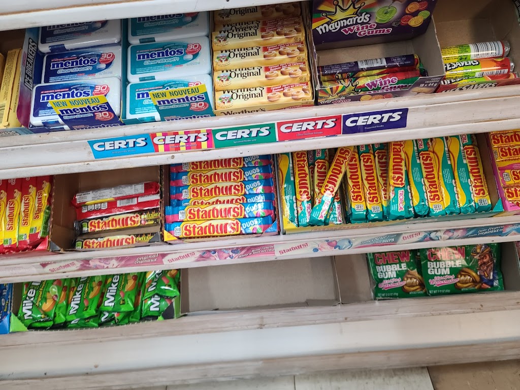 Daisy Mart | 157 Bridge St W, Belleville, ON K8P 1J8, Canada | Phone: (613) 969-1865