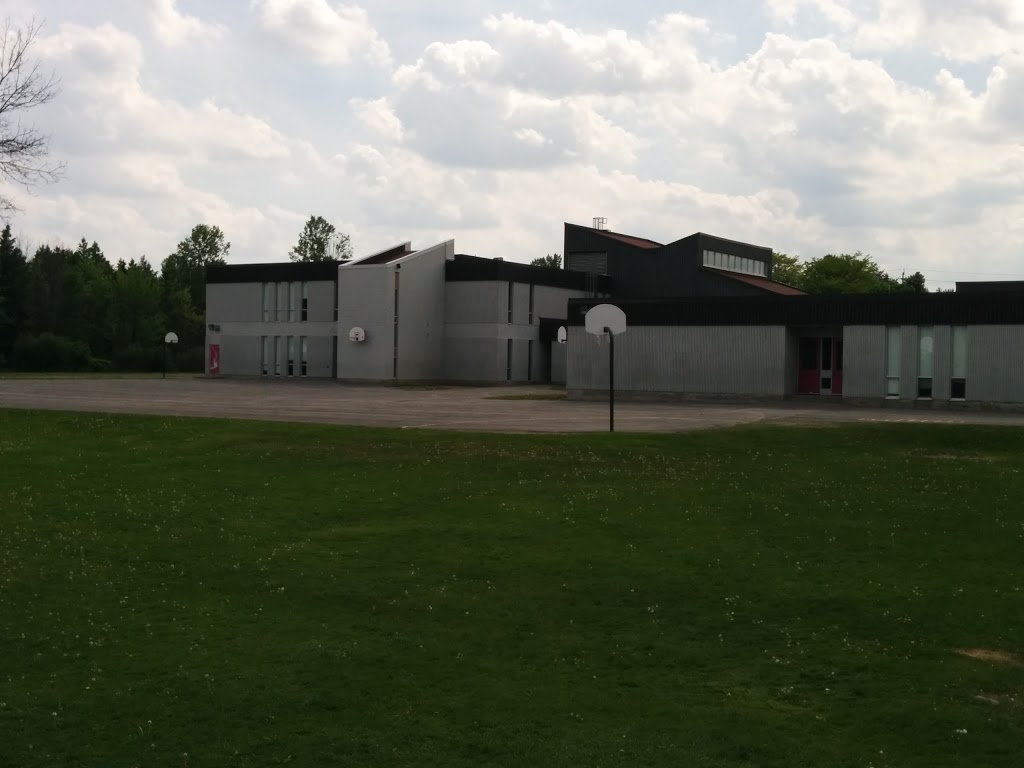 D. A. Moodie Intermediate School | 595 Moodie Dr, Nepean, ON K2H 8A8, Canada | Phone: (613) 829-4081