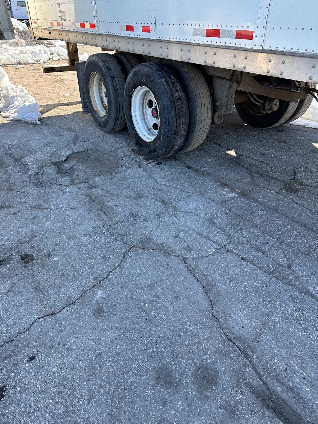 T J truck&trailer tire service | 485037 Sweaburg Rd, Woodstock, ON N4S 7V6, Canada | Phone: (647) 542-4000