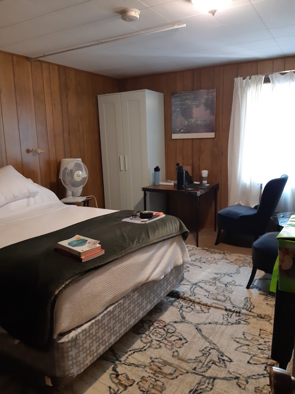 Tan-Y-Bryn | 118 Otter St, Banff, AB T1L 1B3, Canada | Phone: (403) 762-3696