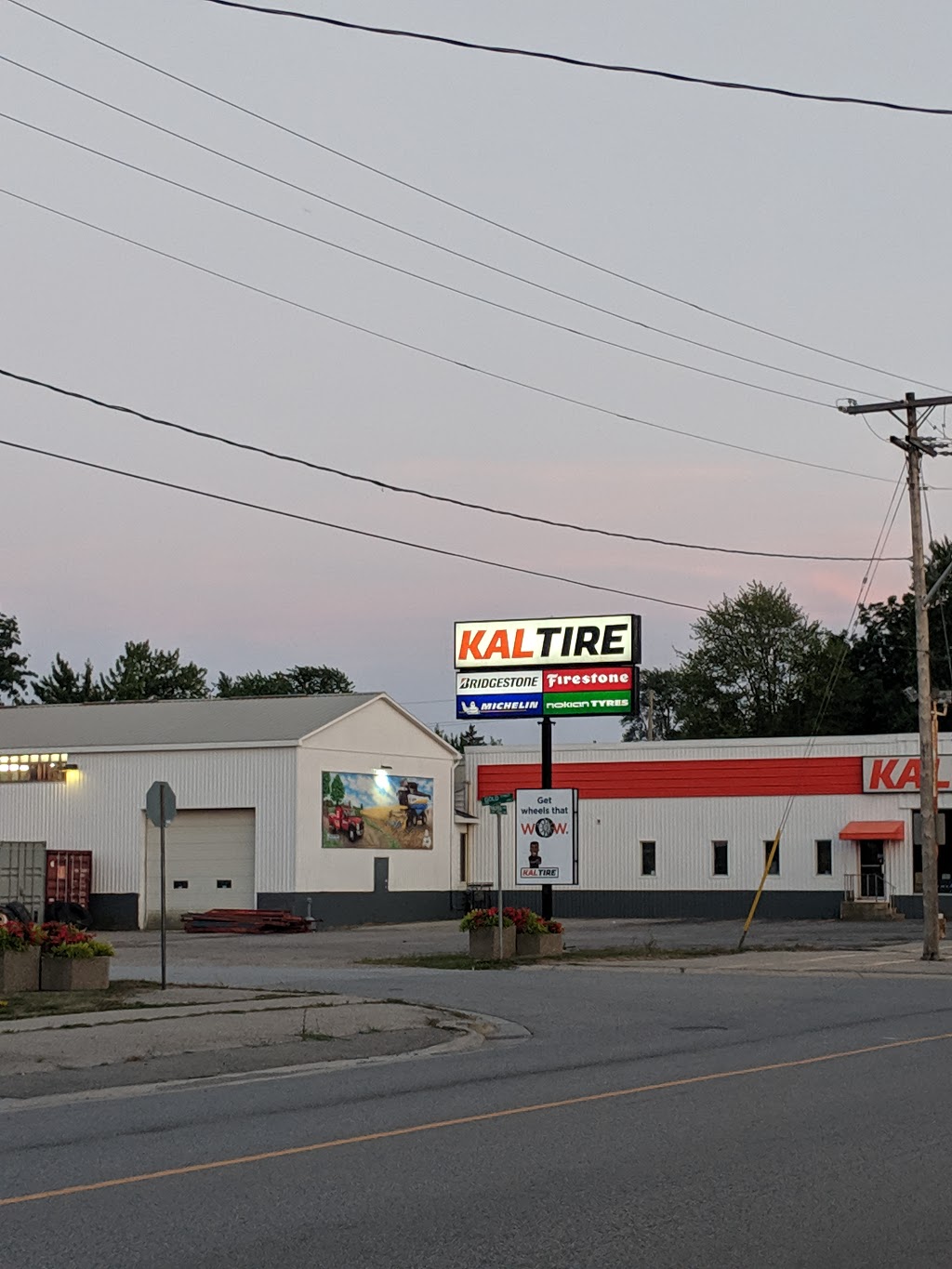 Kal Tire | 5350 Nauvoo Rd, Watford, ON N0M 2S0, Canada | Phone: (519) 876-2617