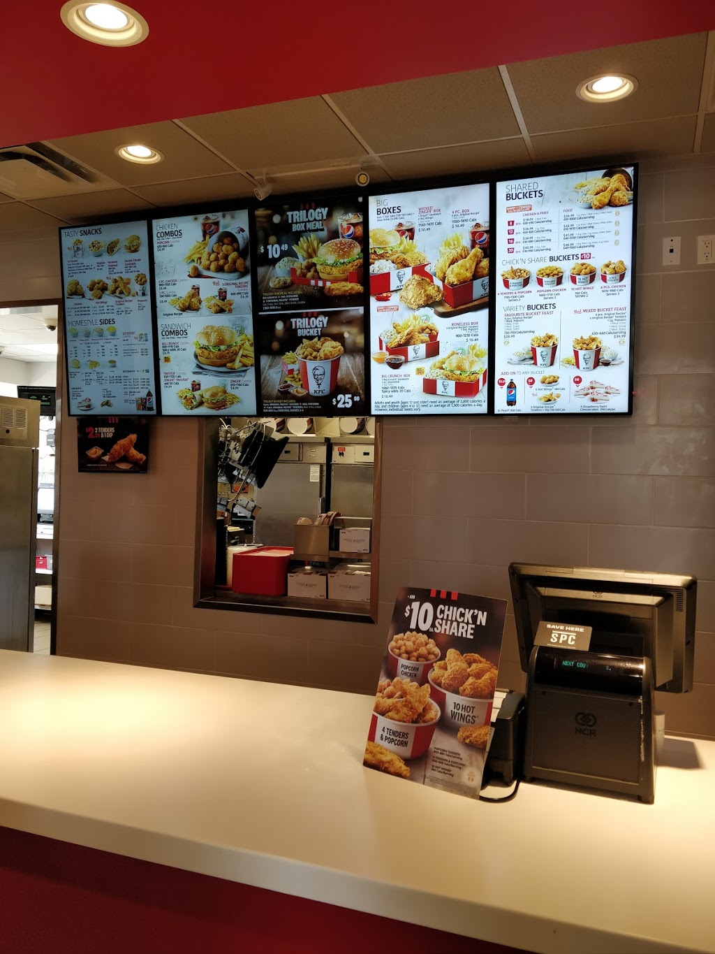 KFC | 2015 Robertson Rd, Nepean, ON K2H 5Y7, Canada | Phone: (613) 714-4481