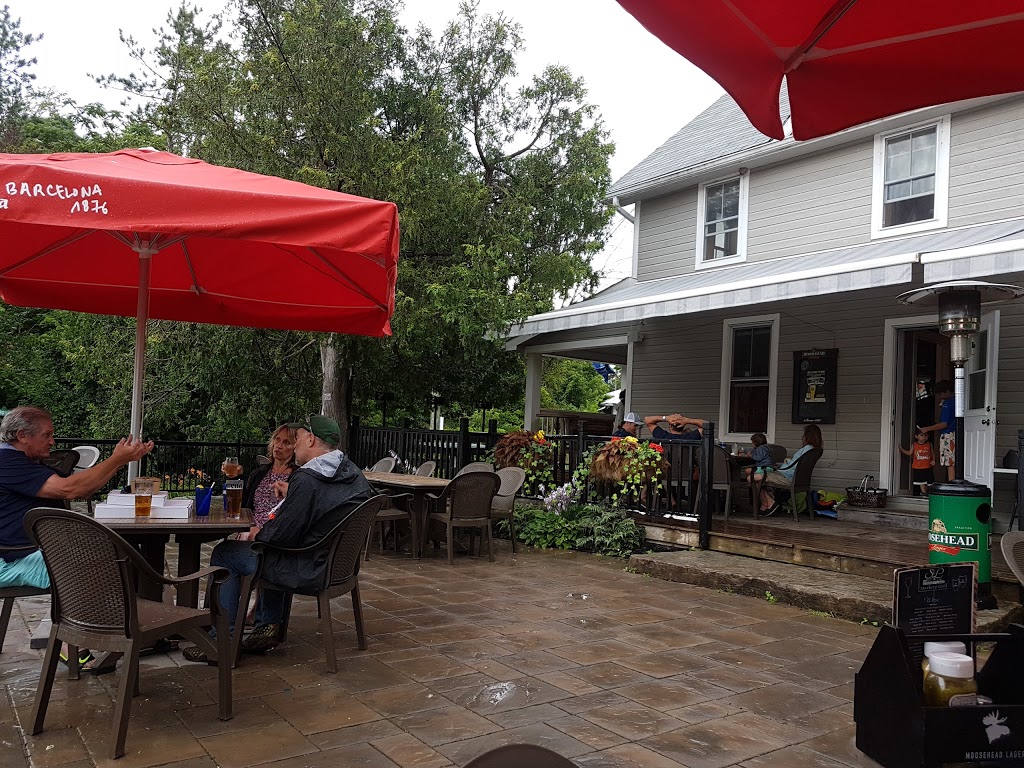 Stoney Lake Market | 2374 Crowes Landing Rd, Lakefield, ON K0L 2H0, Canada | Phone: (705) 877-1222