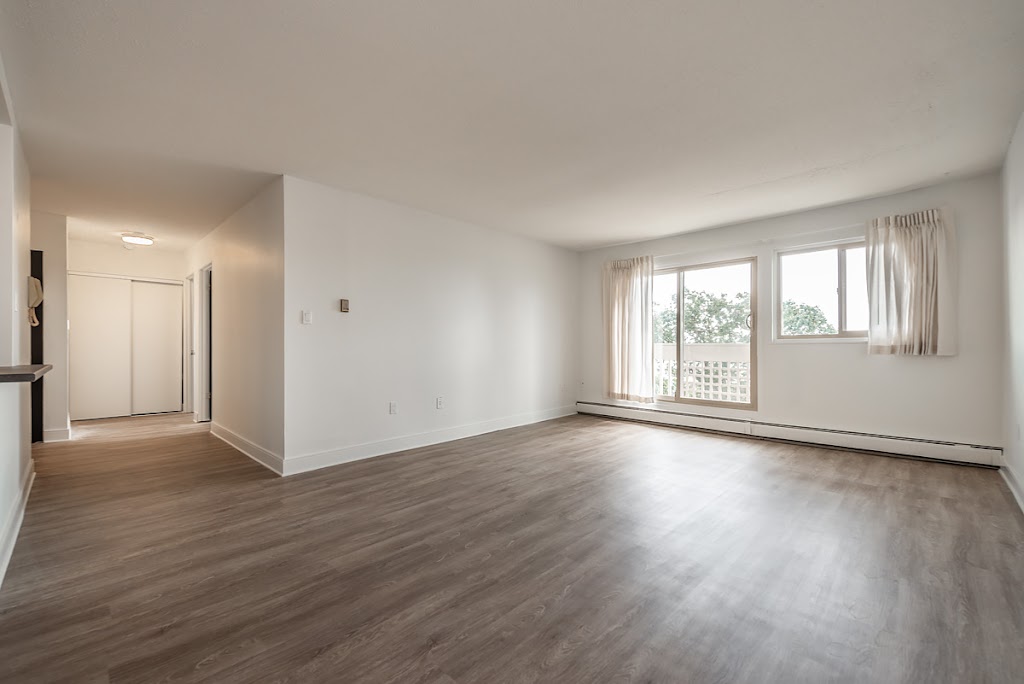 Macaulay East Apartments | 948 Esquimalt Rd, Victoria, BC V9A 3M7, Canada | Phone: (236) 237-1930