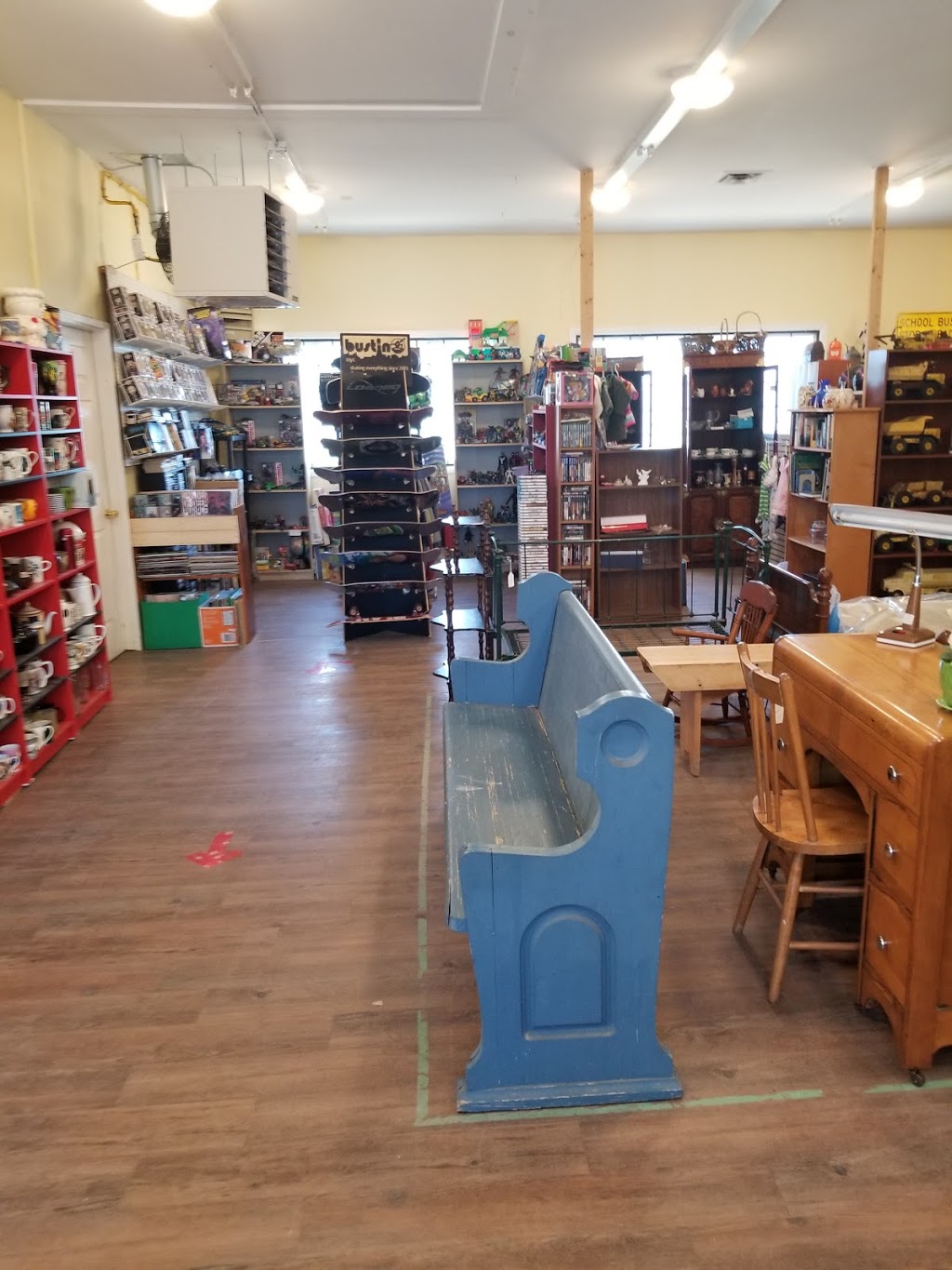 Murrays Furniture and Flea Market | 525 High St, Carleton Place, ON K7C 3P1, Canada | Phone: (613) 253-1804