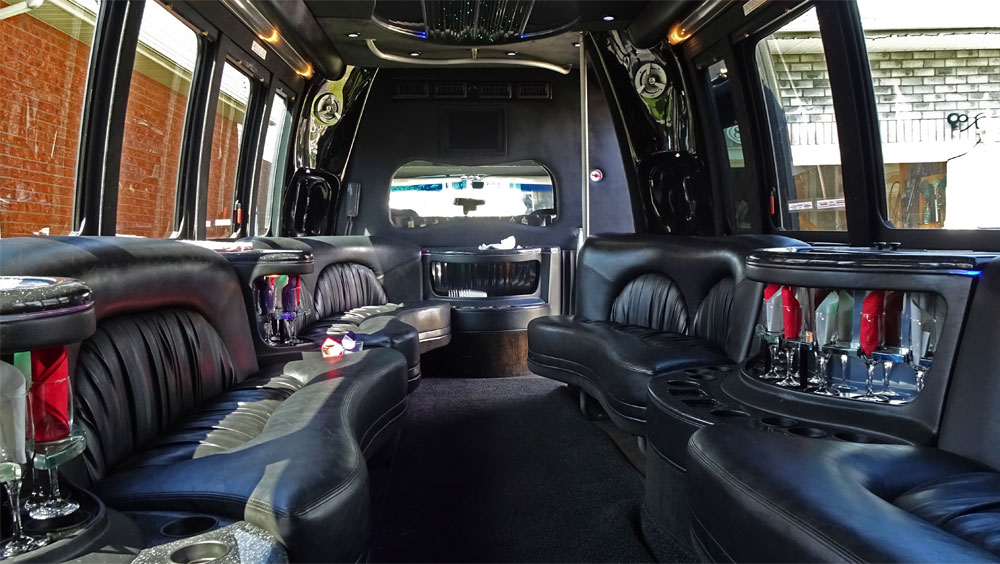 Jerrys Limousine Service | 652 Lorne St, New Glasgow, NS B2H 4L5, Canada | Phone: (902) 752-8811
