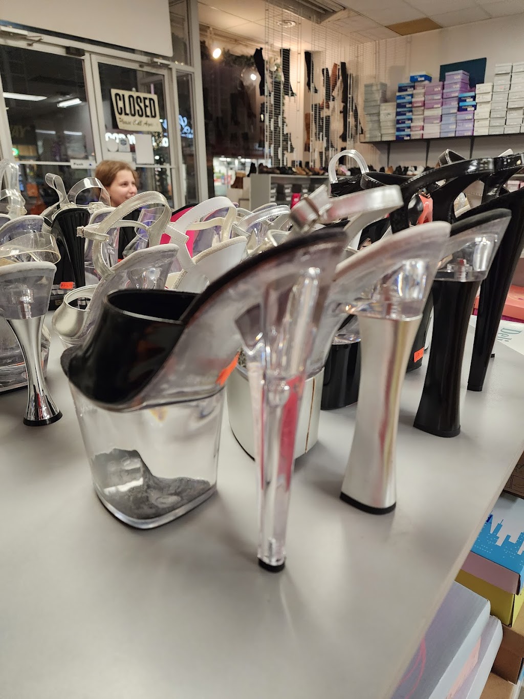 Dynamic Shoes | 259 King St W, Kitchener, ON N2G 1B1, Canada | Phone: (519) 578-7788