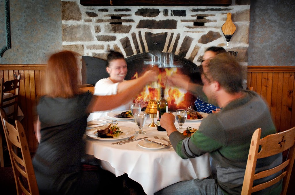 Restaurant La Maison Chez Nous | 847 Rue Mountain, Granby, QC J2H 0L5, Canada | Phone: (450) 372-2991