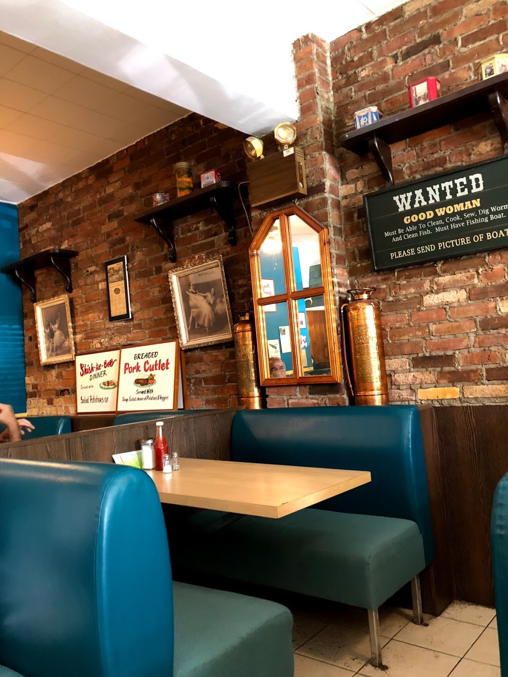 Teds Restaurant | 404 Old Kingston Rd, Scarborough, ON M1C 1B6, Canada | Phone: (416) 282-2204