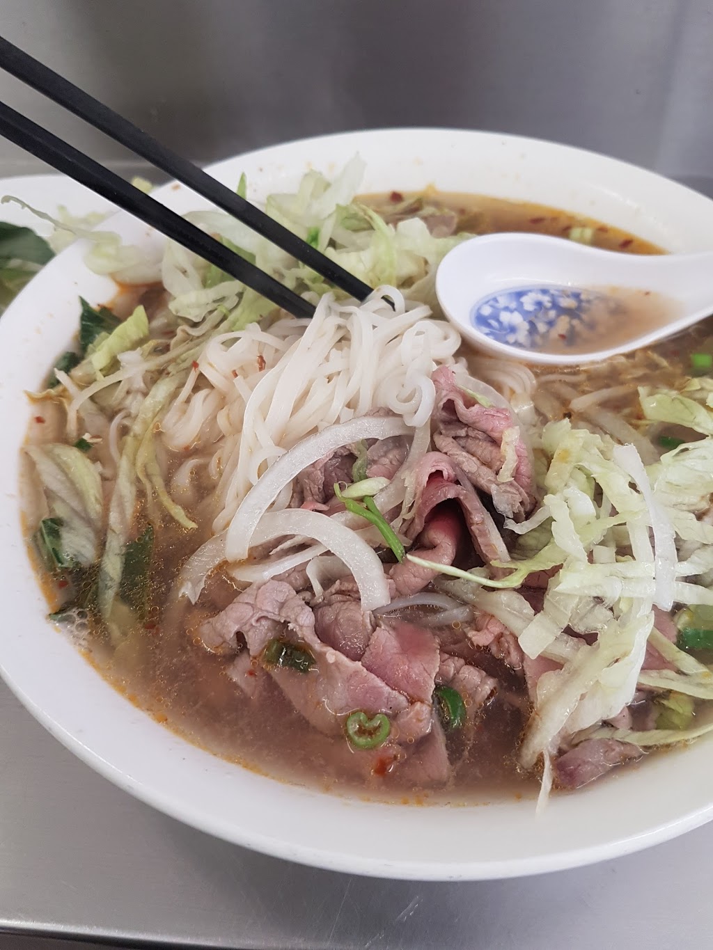 Vietnamese Beef Stew Noodle House | 3616 52 Ave NW, Calgary, AB T2L 1V9, Canada | Phone: (403) 220-0681