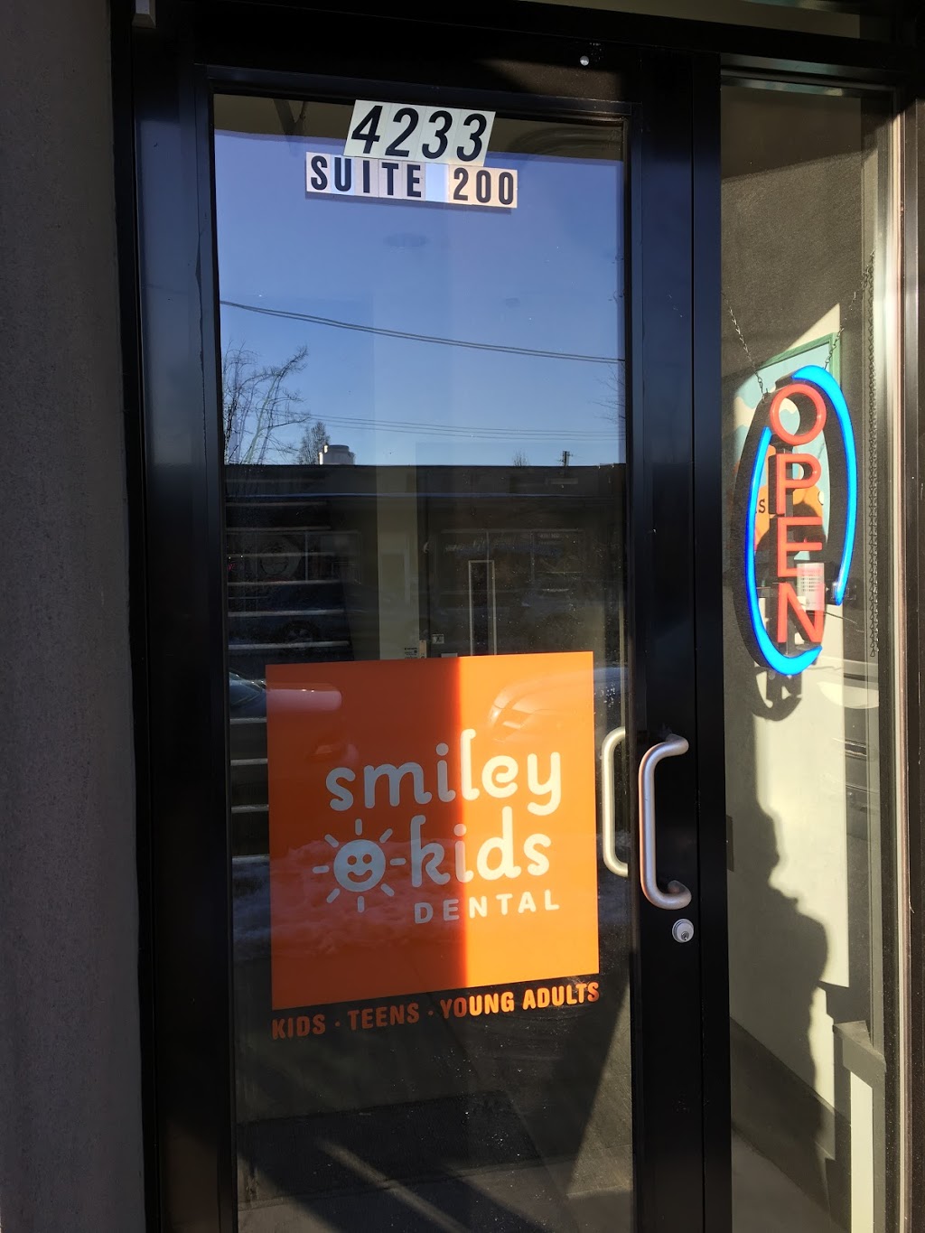Smiley Kids Dental | 4233 Hastings St #200, Burnaby, BC V5C 2J5, Canada | Phone: (604) 298-1966