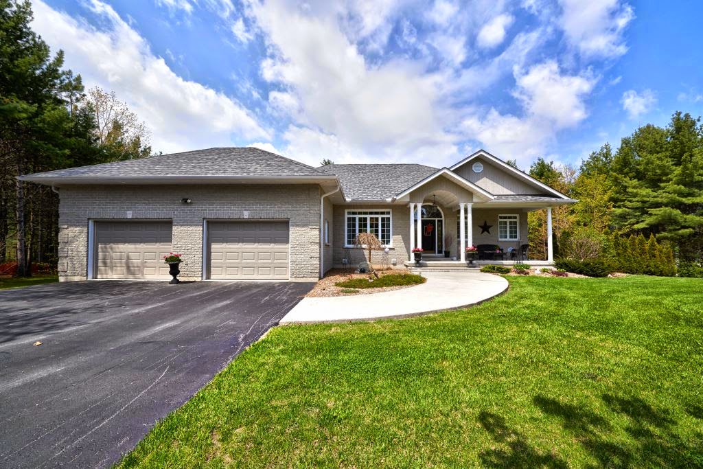 Nancy-Jo & Iain Gurr | 9225 County Road 93, #5a, Midland, ON L4R 4K4, Canada | Phone: (705) 528-7292