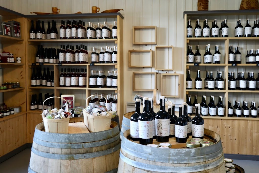 Vin Artisanal Le Ricaneux Enr | 5540 Rang Sud-Est, Saint-Charles-de-Bellechasse, QC G0R 2T0, Canada | Phone: (418) 887-3789