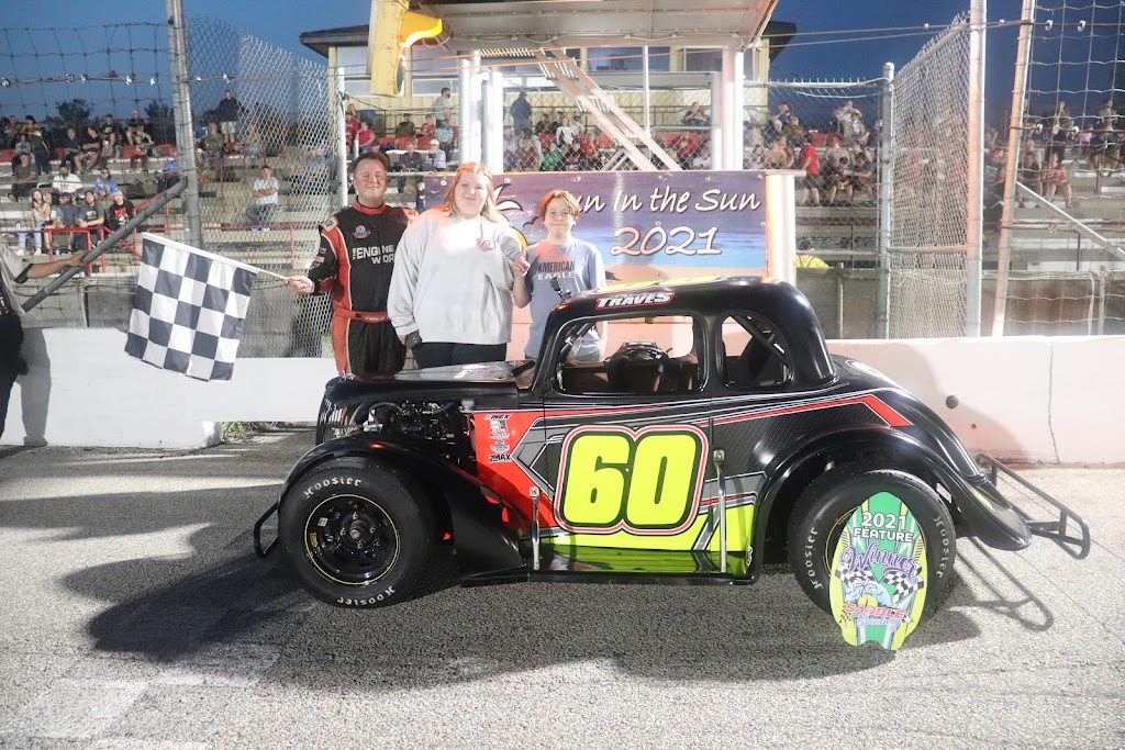 Sauble Speedway | 1095 Bruce Road 14 Rd, Hepworth, ON N0H 1P0, Canada | Phone: (519) 422-1422