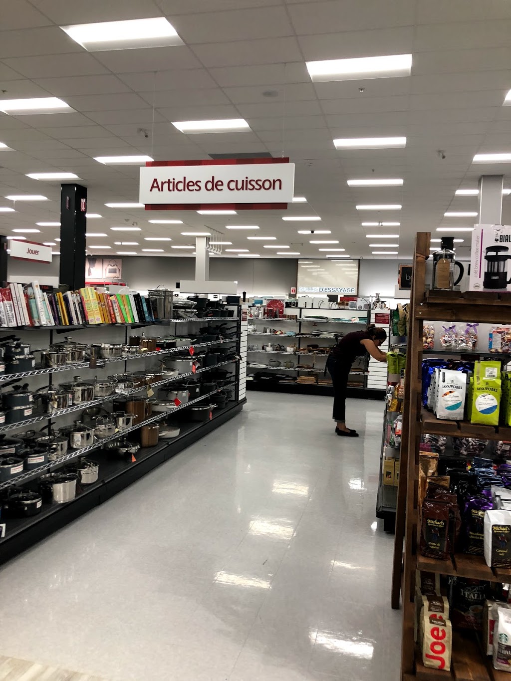 Winners & HomeSense | 825 Rue Saint-Laurent Ouest, Longueuil, QC J4K 2V1, Canada | Phone: (450) 679-2560