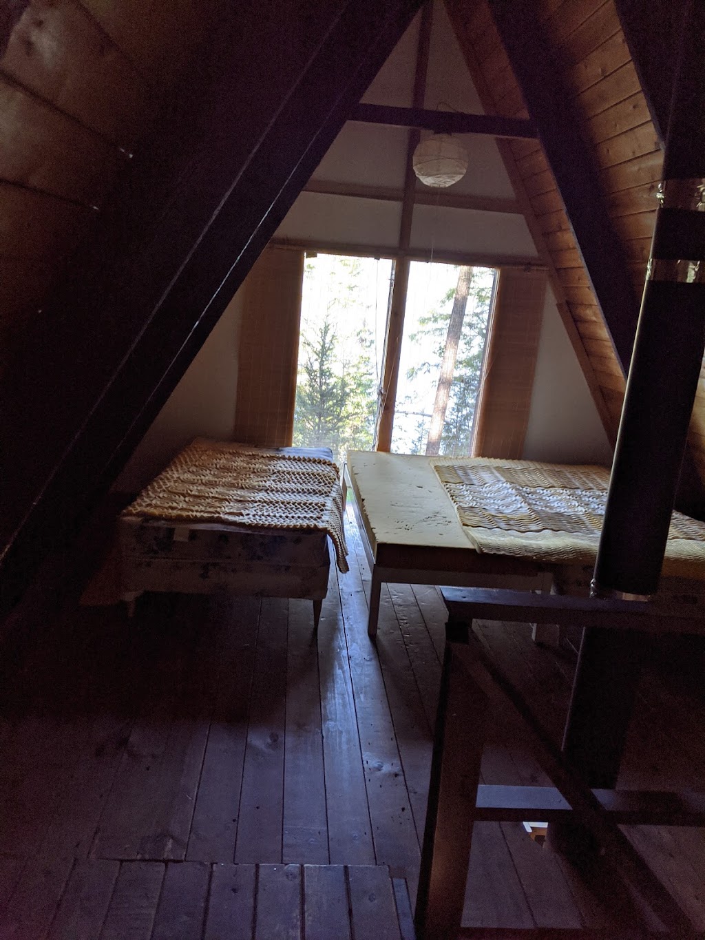 Sunny Waters Cabins | Saint Ives, BC V0E 1M9, Canada | Phone: (250) 319-2209