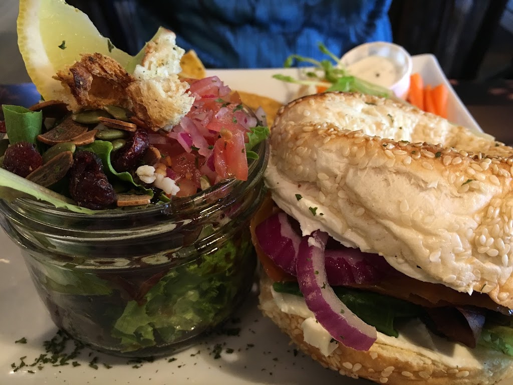 Couleur Café | 415 Rue Léonard, Mont-Tremblant, QC J8E 3H9, Canada | Phone: (819) 681-0723