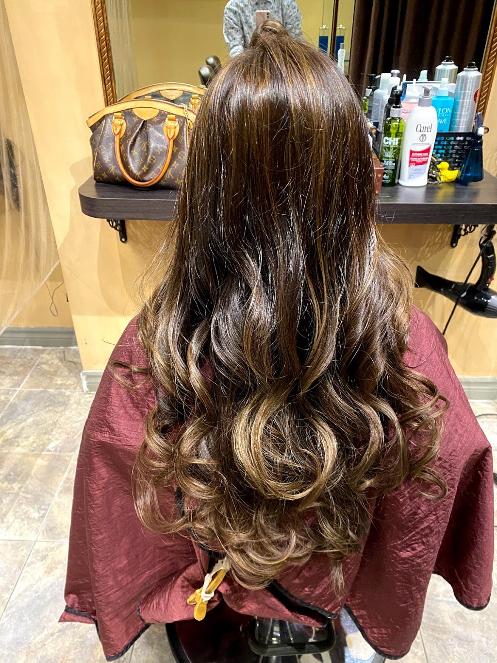 Hair Museum | 9011 Leslie St Unit 208, Richmond Hill, ON L4B 3B6, Canada | Phone: (905) 597-9377