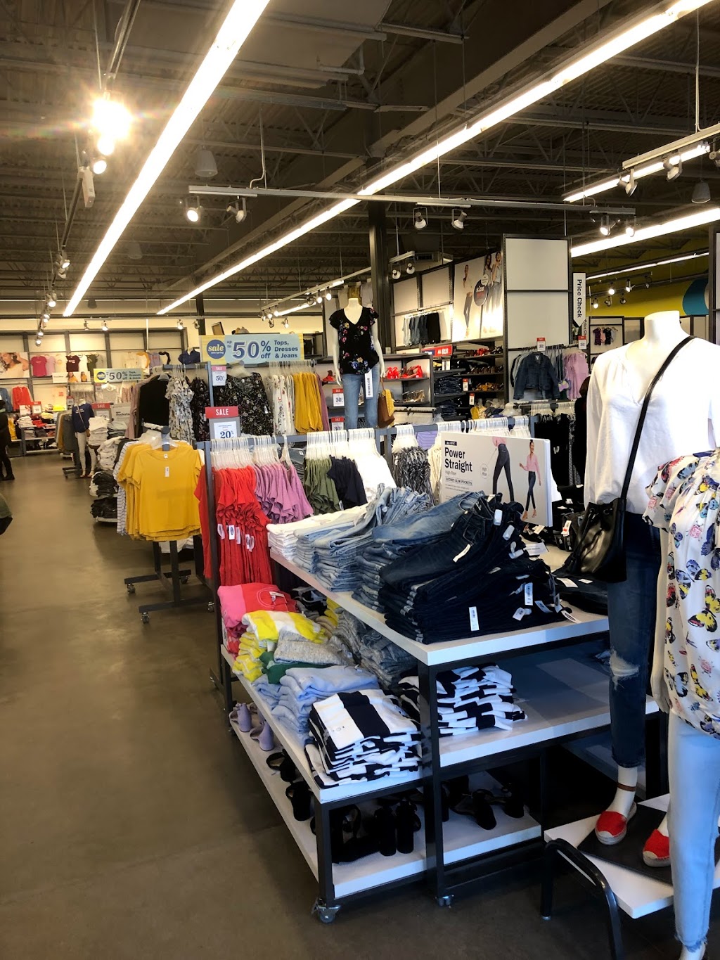 Old Navy | 5000 Emerald Dr #640, Sherwood Park, AB T8H 0P5, Canada | Phone: (780) 400-1136