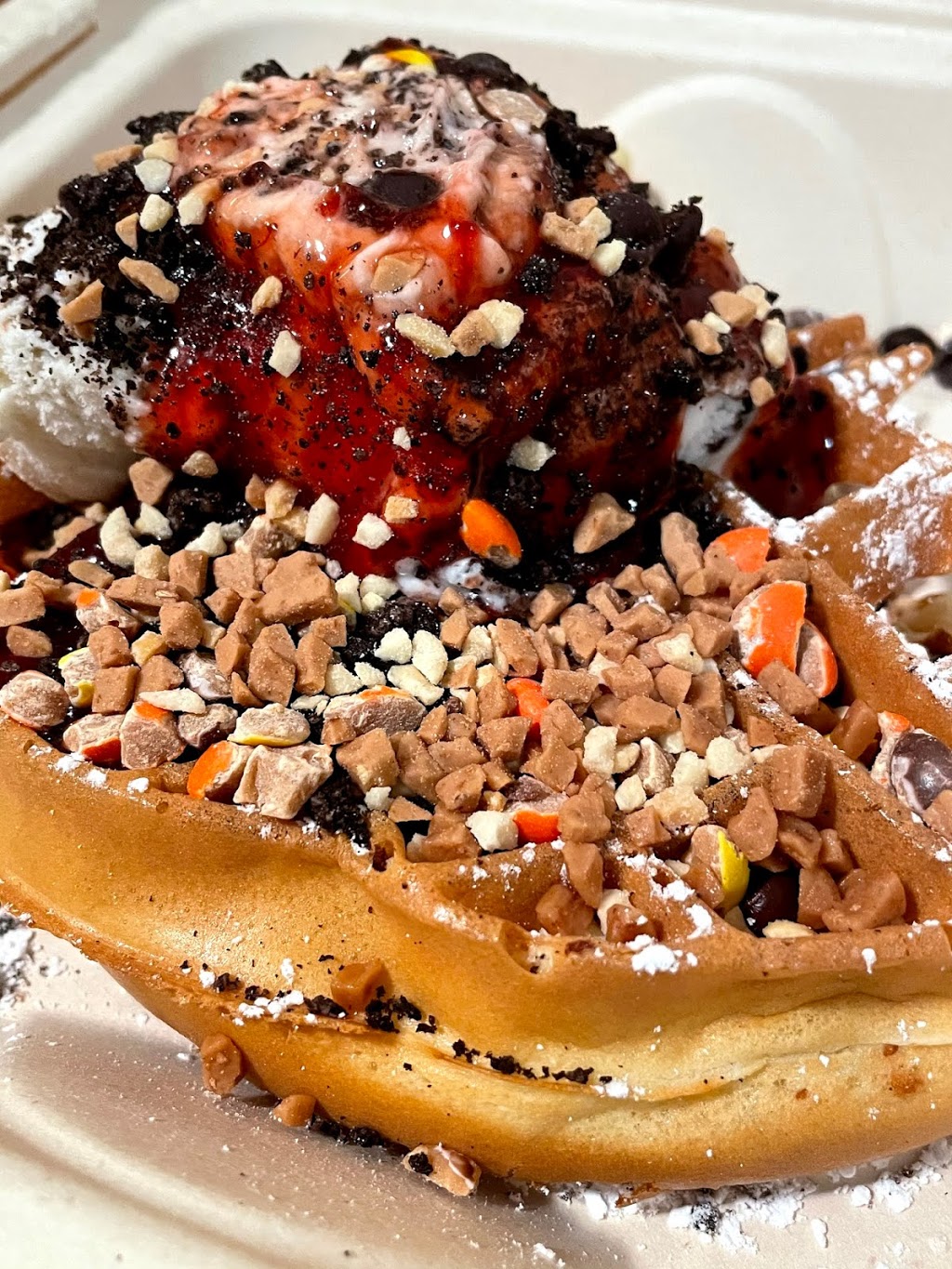 The Big Chill | 566 College St, Toronto, ON M6G 1A1, Canada | Phone: (416) 960-2455
