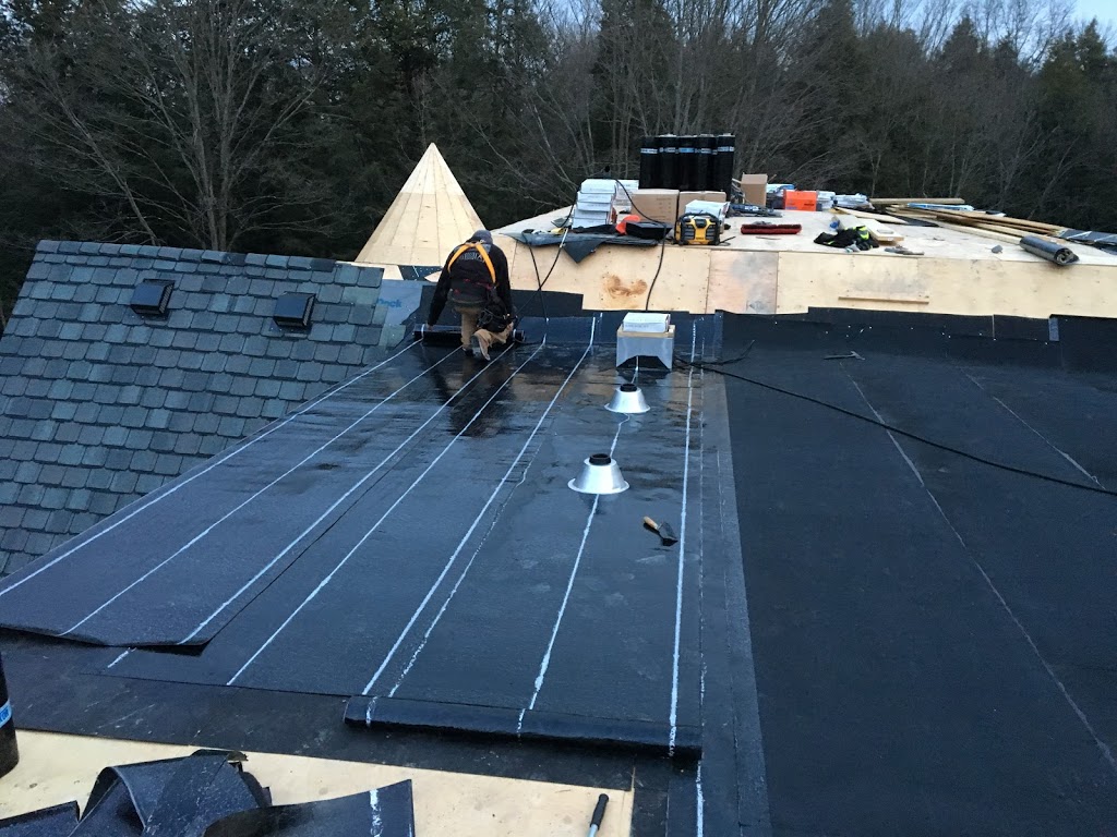 Construction Works Roofing Specializing In Flat Roofing | 8168 Mountain Rd, Niagara Falls, ON L2H 0V2, Canada | Phone: (905) 933-0172