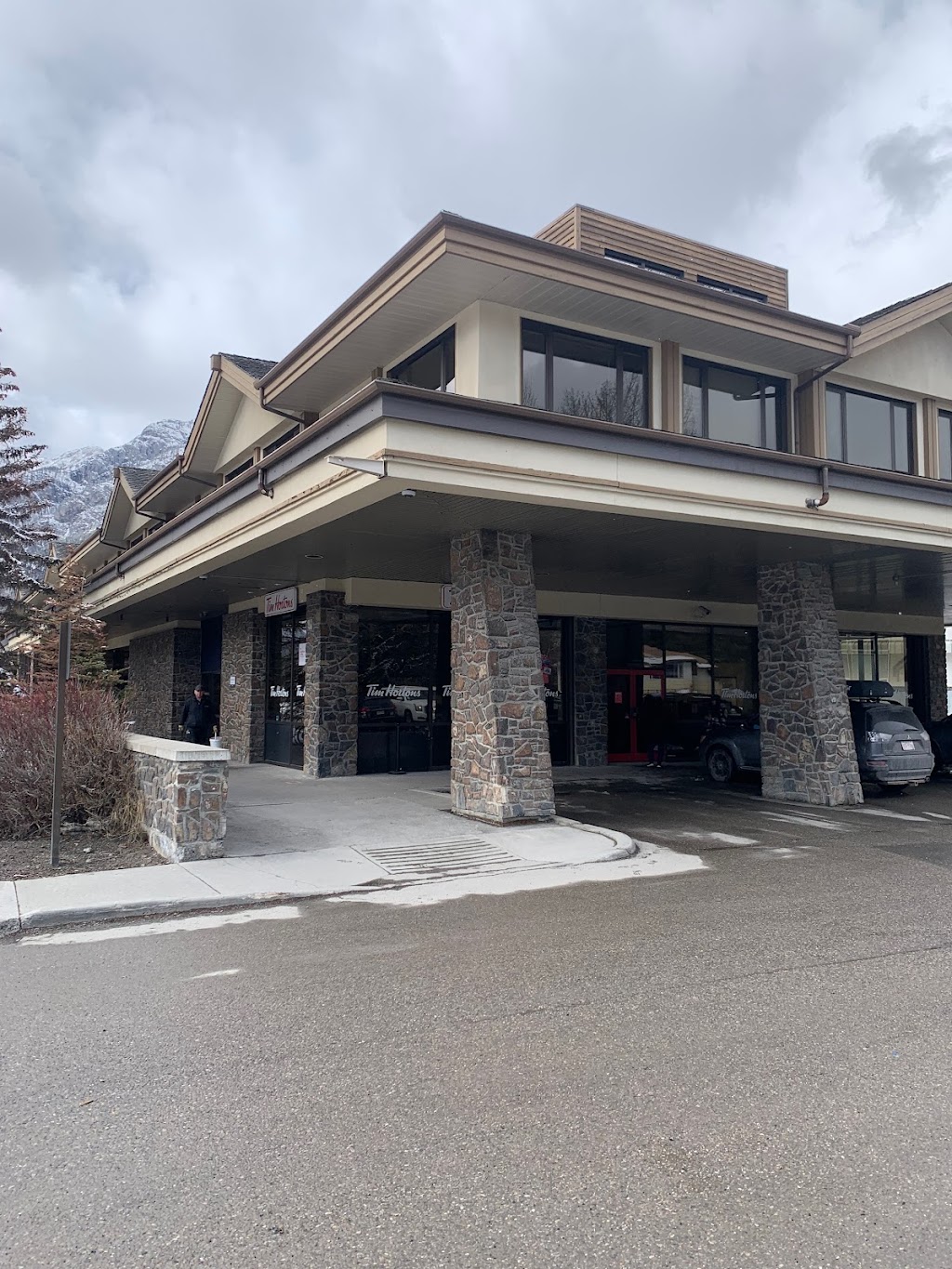 Tim Hortons | 100 Gopher St, Banff, AB T1L 1J3, Canada | Phone: (403) 762-8701