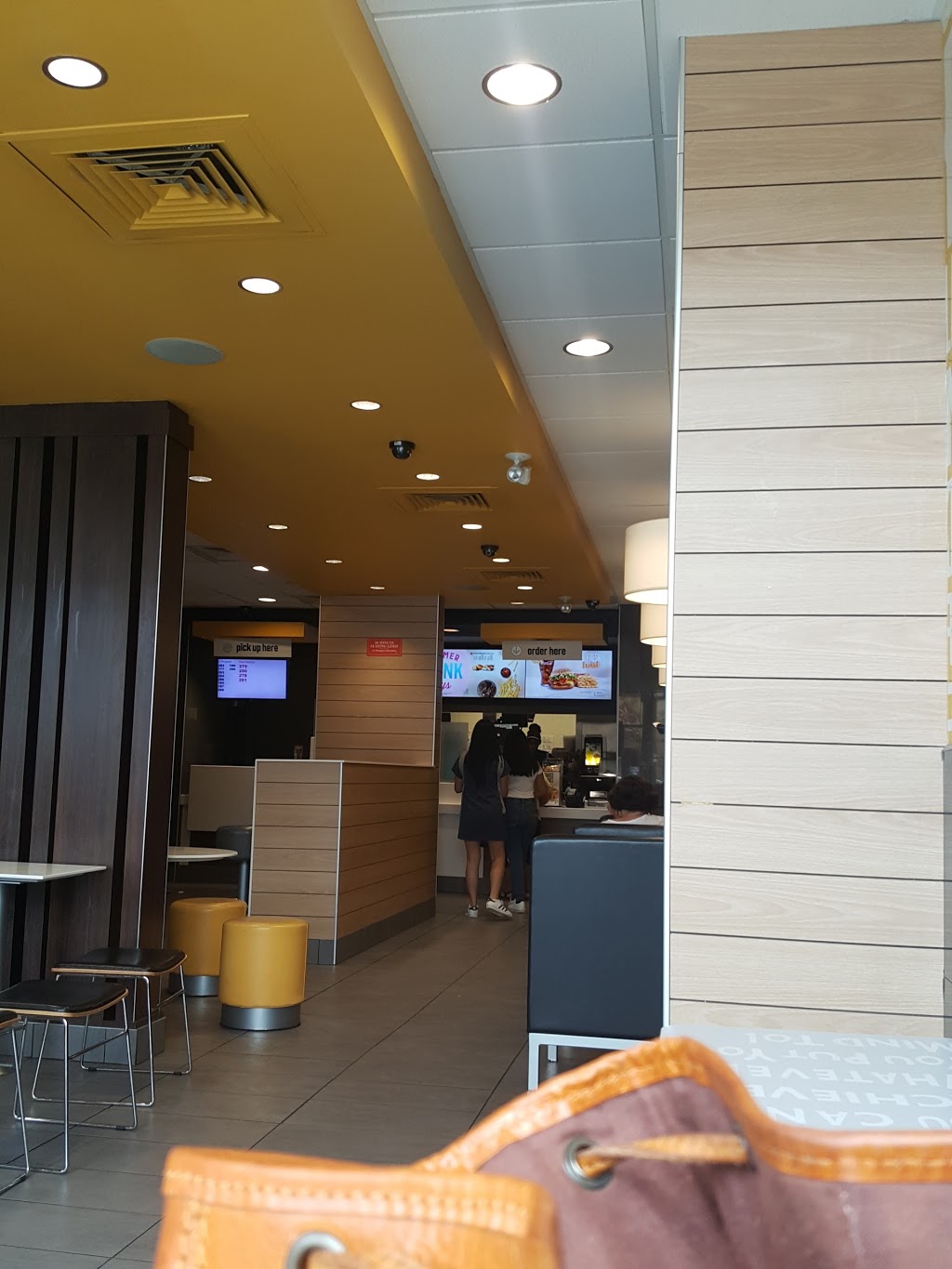 McDonalds | 1168 St Clair Ave W, Toronto, ON M6E 1B4, Canada | Phone: (416) 652-9536