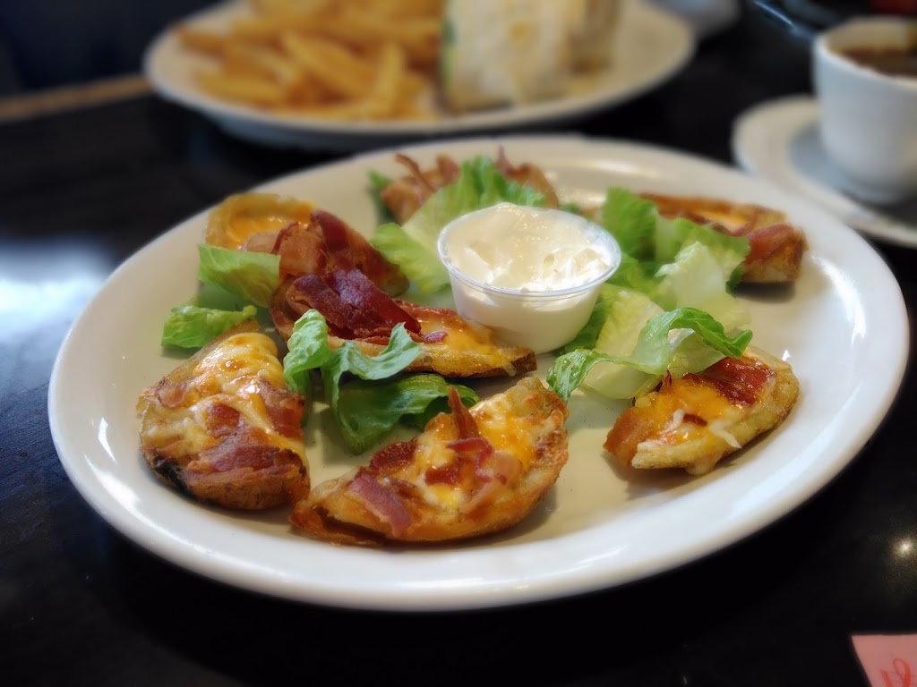 Red Onion Caledon | 14010 Hurontario St, Inglewood, ON L7C 2E1, Canada | Phone: (905) 838-0001