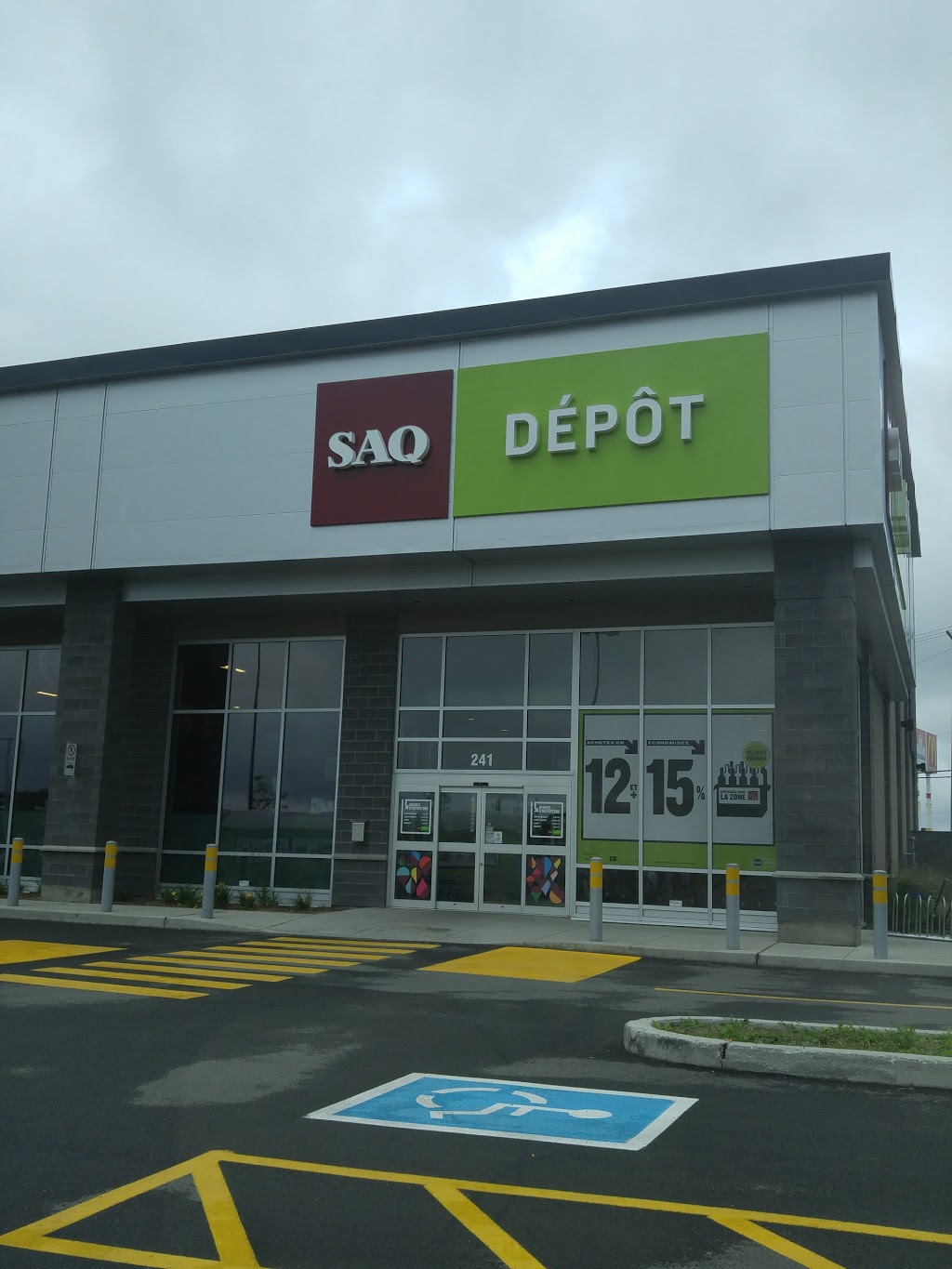SAQ Dépôt 241 Rue des Migrateurs, Terrebonne, QC J6V 0A8, Canada