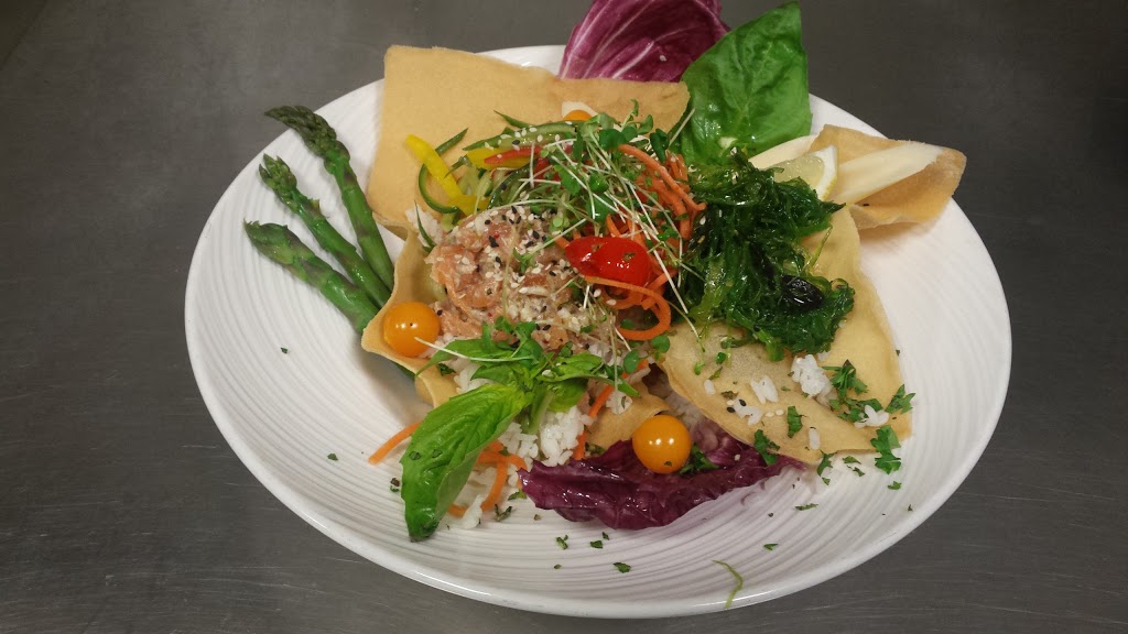 Batifol Bar & Grill | 3401 Boulevard Sainte-Anne, Québec, QC G1E 3L4, Canada | Phone: (418) 666-5141