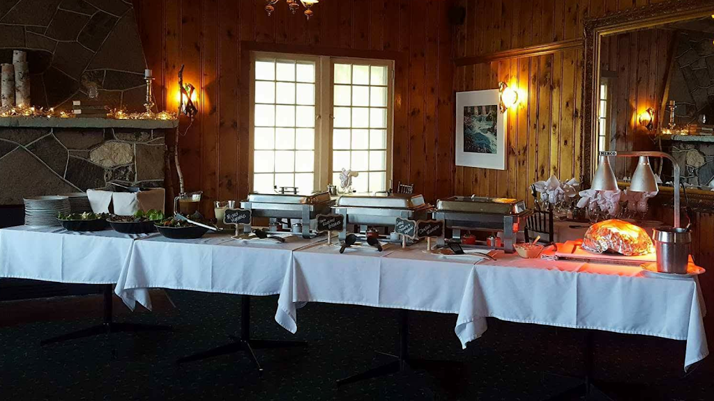 Bonnie View Inn | 2713 Kashagawigamog Lake Rd, Minden, ON K0M 1S0, Canada | Phone: (800) 461-0347