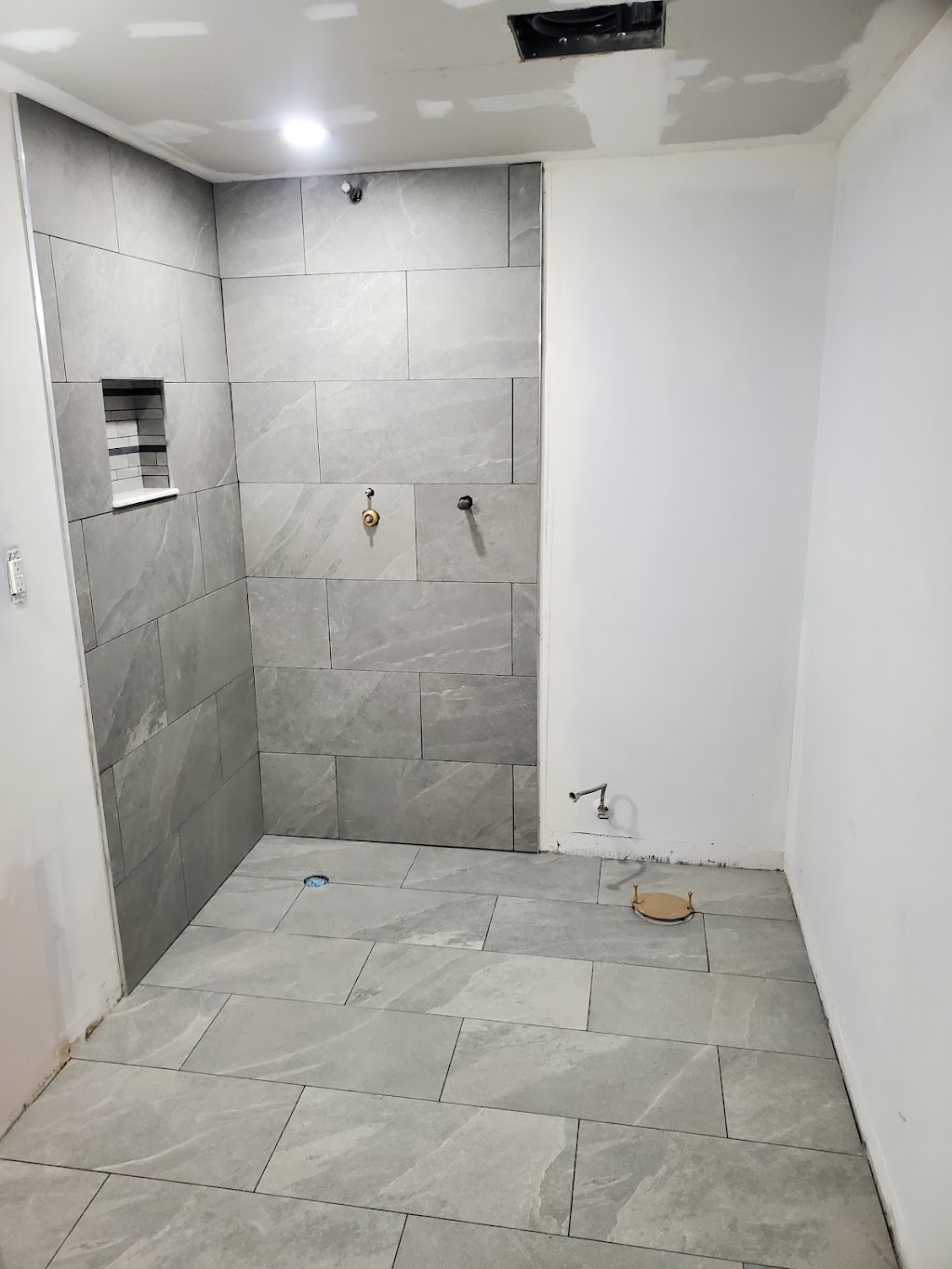 Windy Peaks Contracting and Renovation | 460 Pond Mills Rd Unit 9, London, ON N5Z 4J9, Canada | Phone: (519) 694-7421