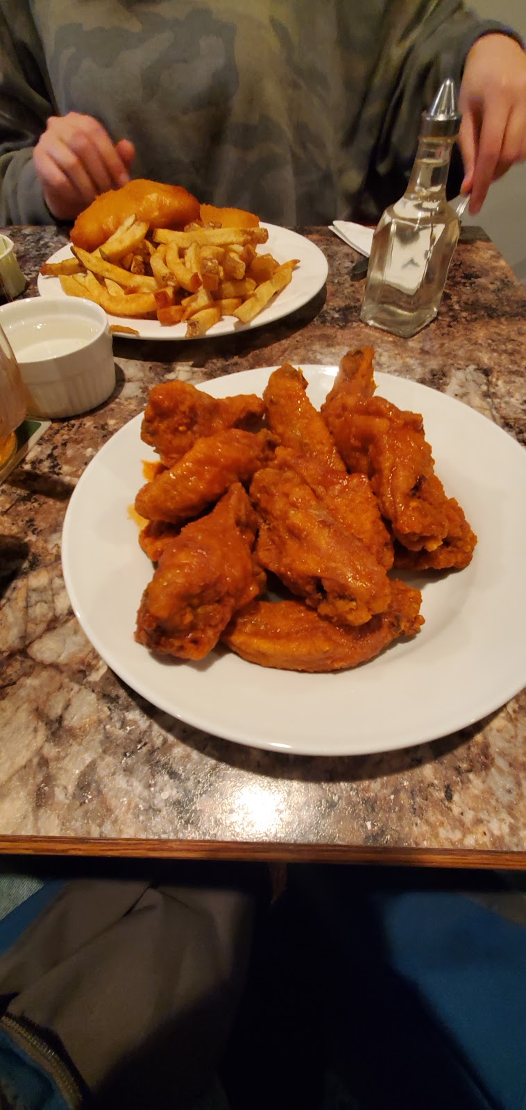 Daniel Patricks Bar & Grill | 221 Nonquon Rd, Oshawa, ON L1G 3S8, Canada | Phone: (905) 728-8665