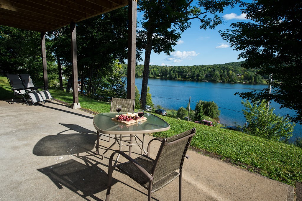 Chalets Lac à La Truite | 1961 Chemin de la Montagne, Sainte-Agathe-des-Monts, QC J8C 0J6, Canada | Phone: (819) 321-2222