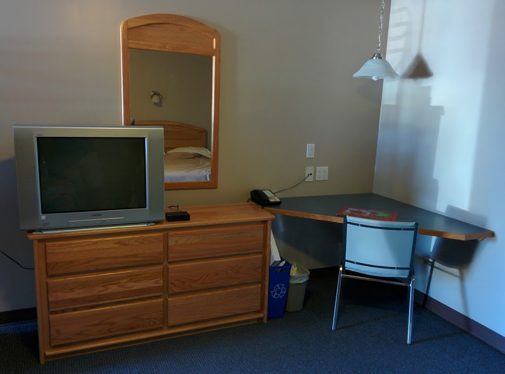 Lamplighter Inn | 1204 2 St N, Three Hills, AB T0M 2A0, Canada | Phone: (403) 443-5919