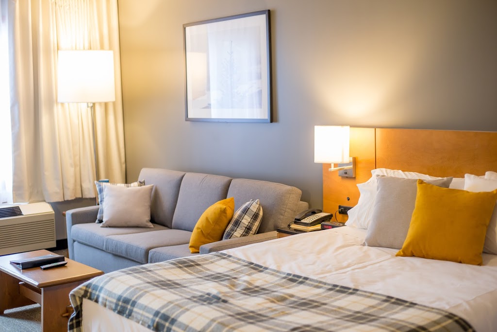 Lodge de la Montagne | 140 Chemin au Pied de la Montagne, Mont-Tremblant, QC J8E 3M2, Canada | Phone: (819) 681-4466