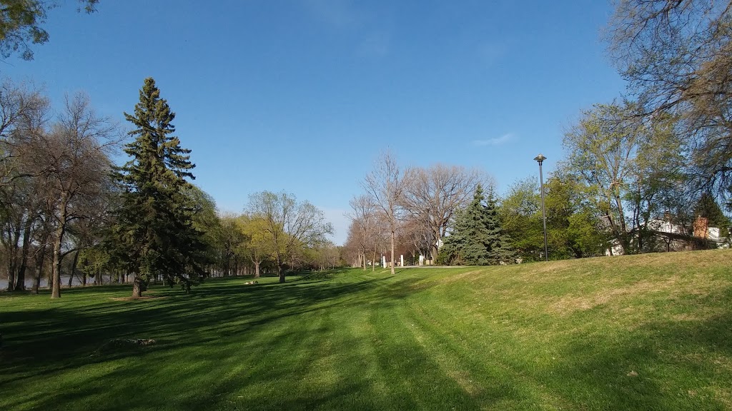 Frasers Grove Park | 85 Frasers Grove, Winnipeg, MB R2K, Canada | Phone: (204) 986-6000