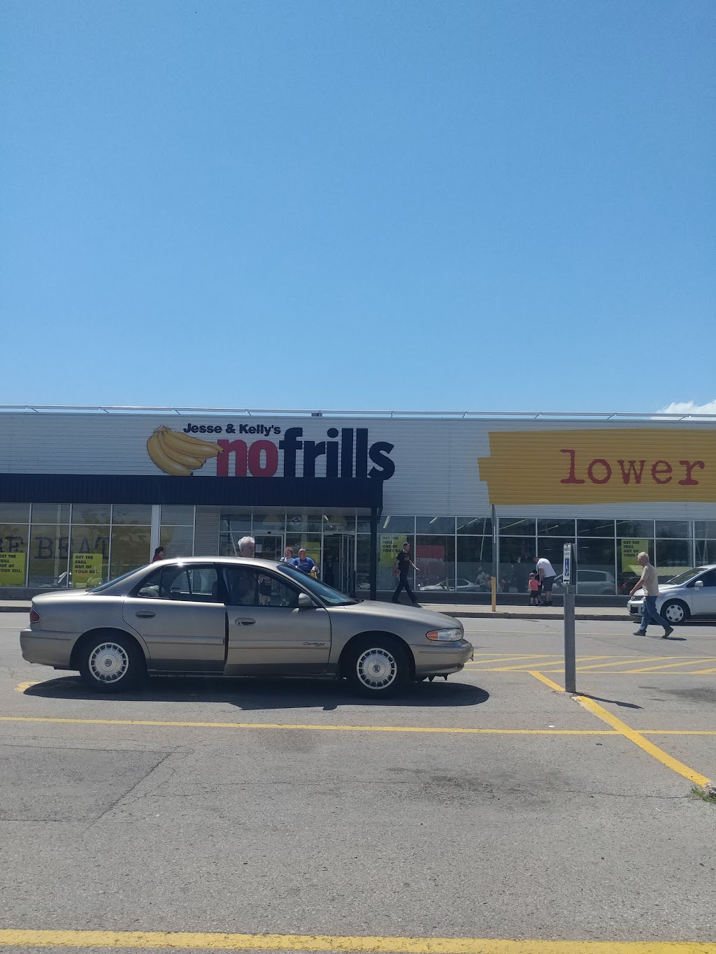 Jesse & Kellys No Frills | 1135 Thompson Rd, Fort Erie, ON L2A 6A8, Canada | Phone: (866) 987-6453