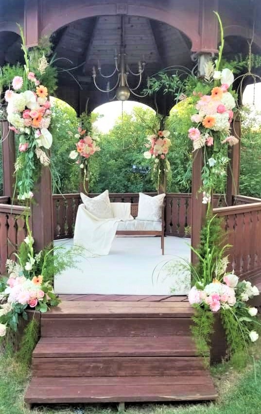 Simply Elegant Florals By Fouzia | 1371 Chretien St, Milton, ON L9E 1G5, Canada | Phone: (647) 308-8457