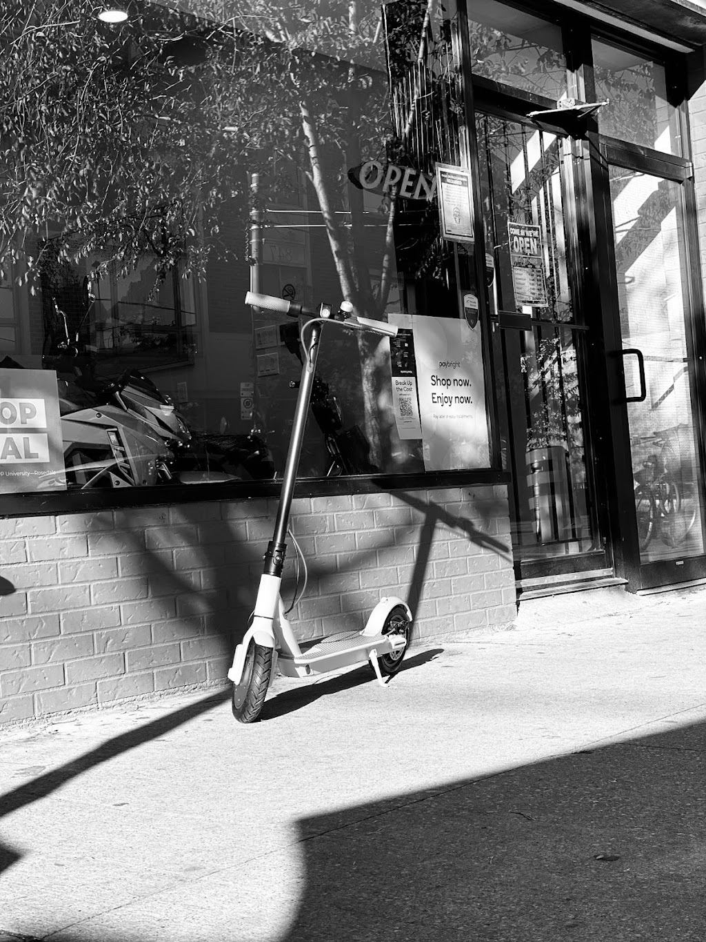 Green Moto-electric bikes, parts & accessories Toronto | 848 Dundas St W, Toronto, ON M6J 1V5, Canada | Phone: (647) 344-7043