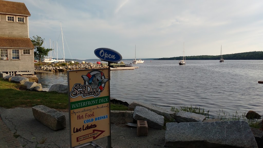 Shelburne Harbourside Cottages | 10 George St, Shelburne, NS B0T 1W0, Canada | Phone: (902) 875-4555